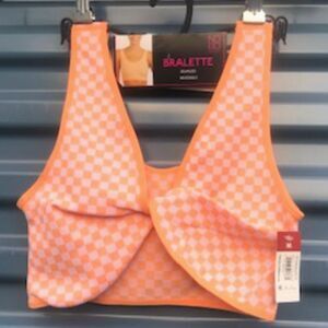 Twist Bralette Seamless Reversible . Size: Medium . {8-10} . No Boundaries